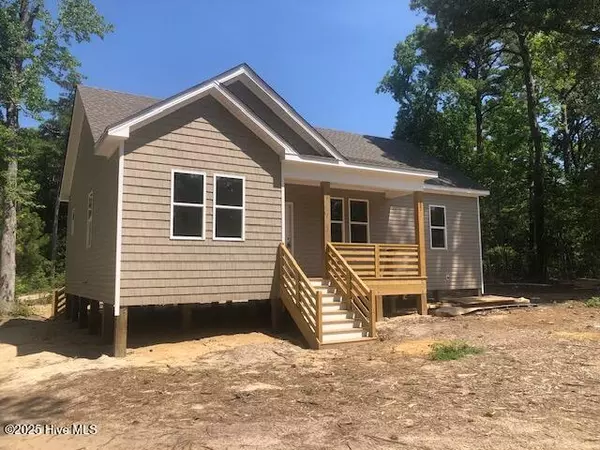 Jarvisburg, NC 27947,122 Lee ST