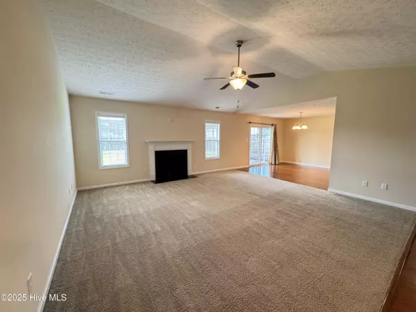 Jacksonville, NC 28546,510 Louvre LN