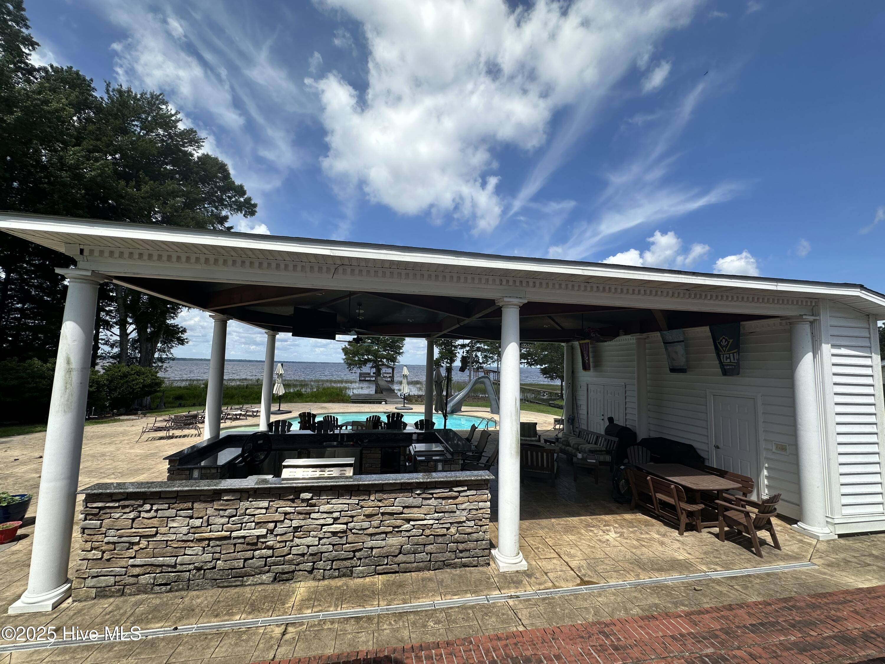 Lake Waccamaw, NC 28450,2270 Bella Coola RD