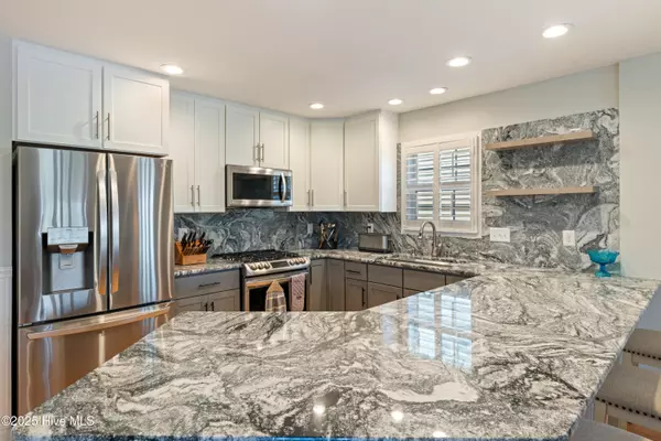 Kure Beach, NC 28449,632 Settlers LN