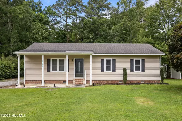 114 Maid Marian LN,  Washington,  NC 27889
