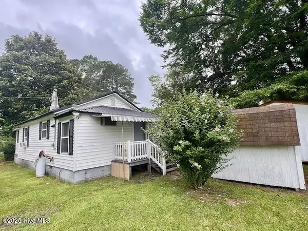 La Grange, NC 28551,302 W James ST