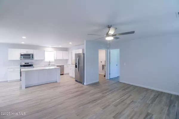 Deep Run, NC 28525,733 Tracy RD