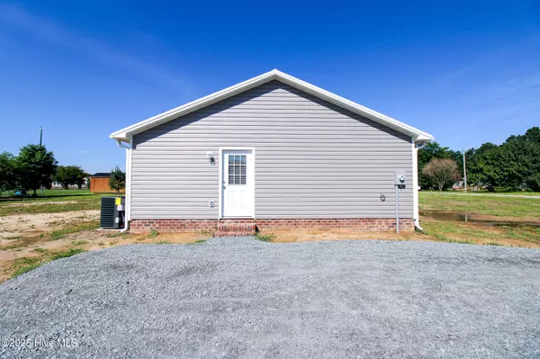 Deep Run, NC 28525,733 Tracy RD