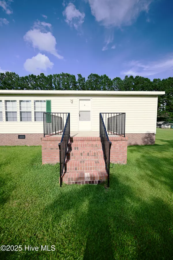 Jacksonville, NC 28540,242 Old Timber RD