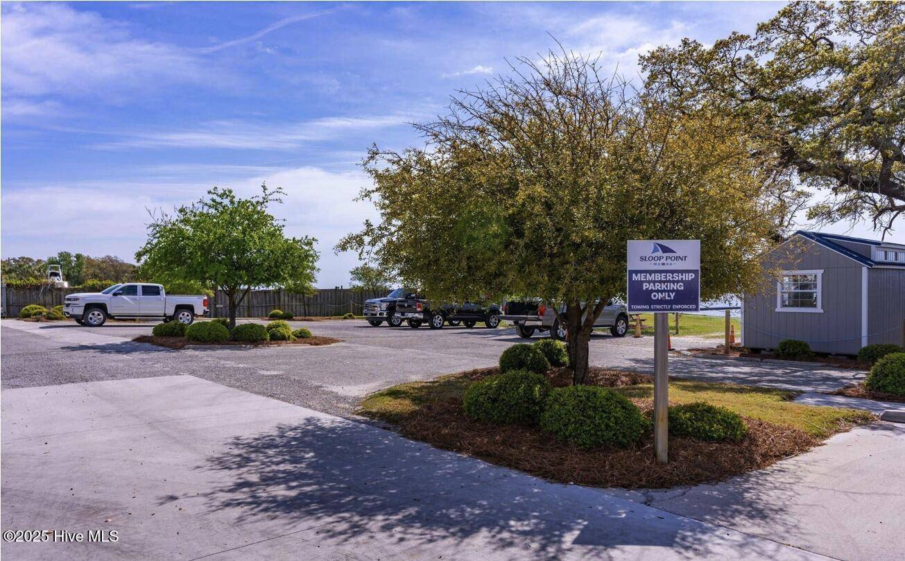Hampstead, NC 28443,579 Lewis RD #11