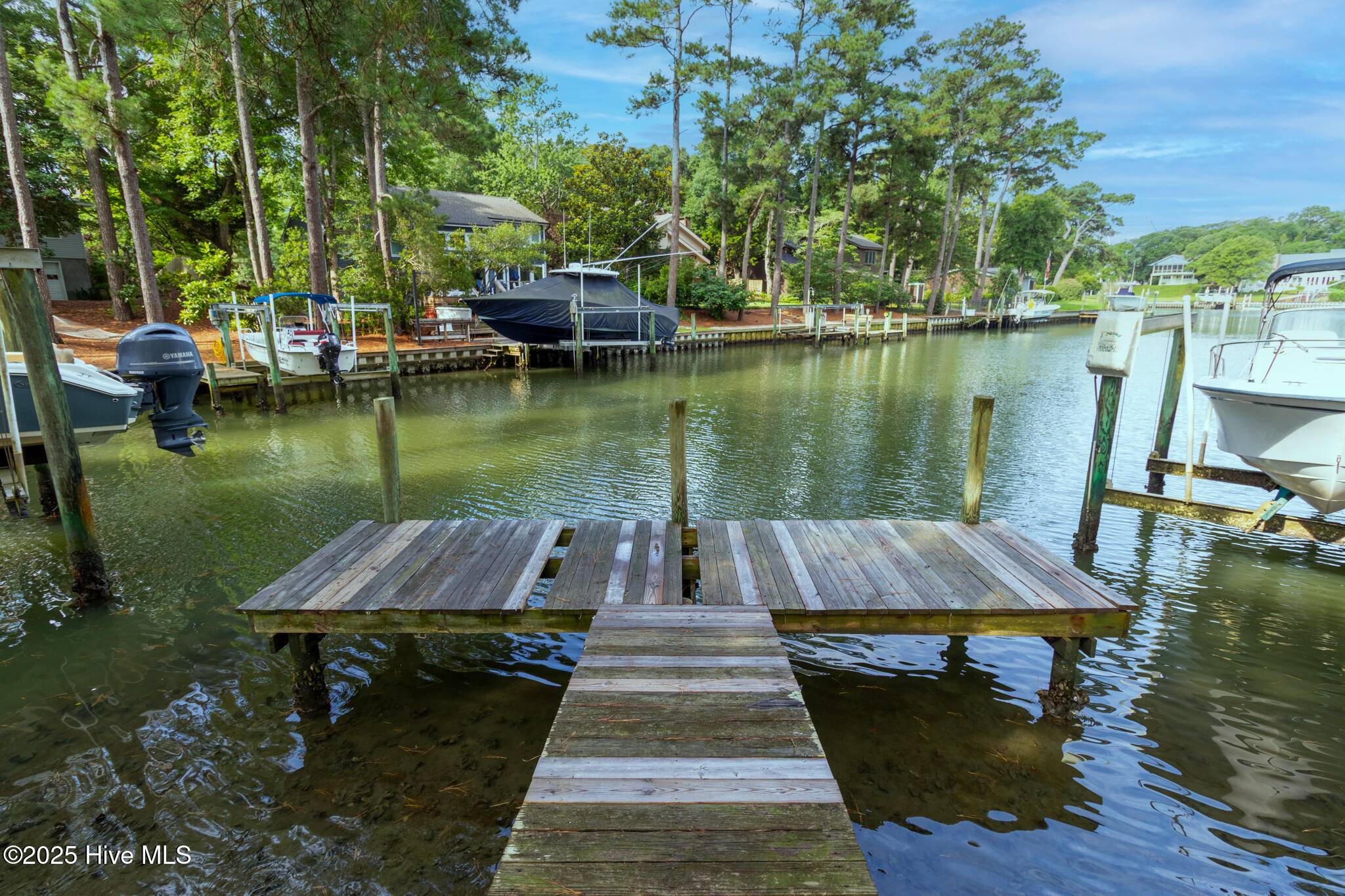117 White Ash DR, Pine Knoll Shores, NC 28512