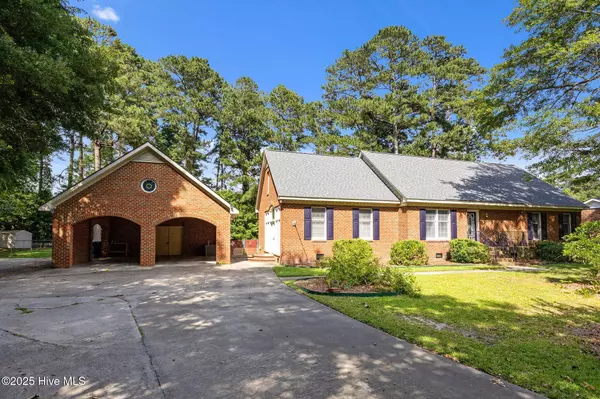 Greenville, NC 27858,212 Evanswood DR