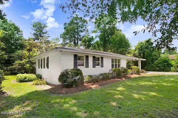 Warsaw, NC 28398,527 W College ST