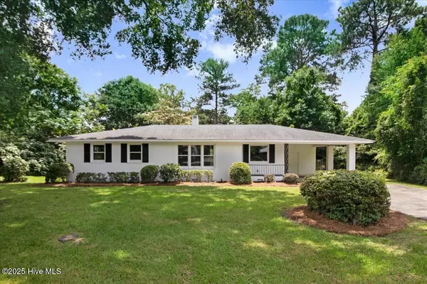 Warsaw, NC 28398,527 W College ST