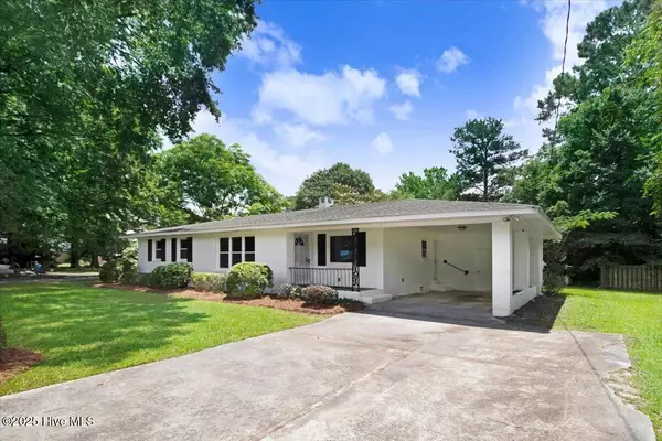 Warsaw, NC 28398,527 W College ST