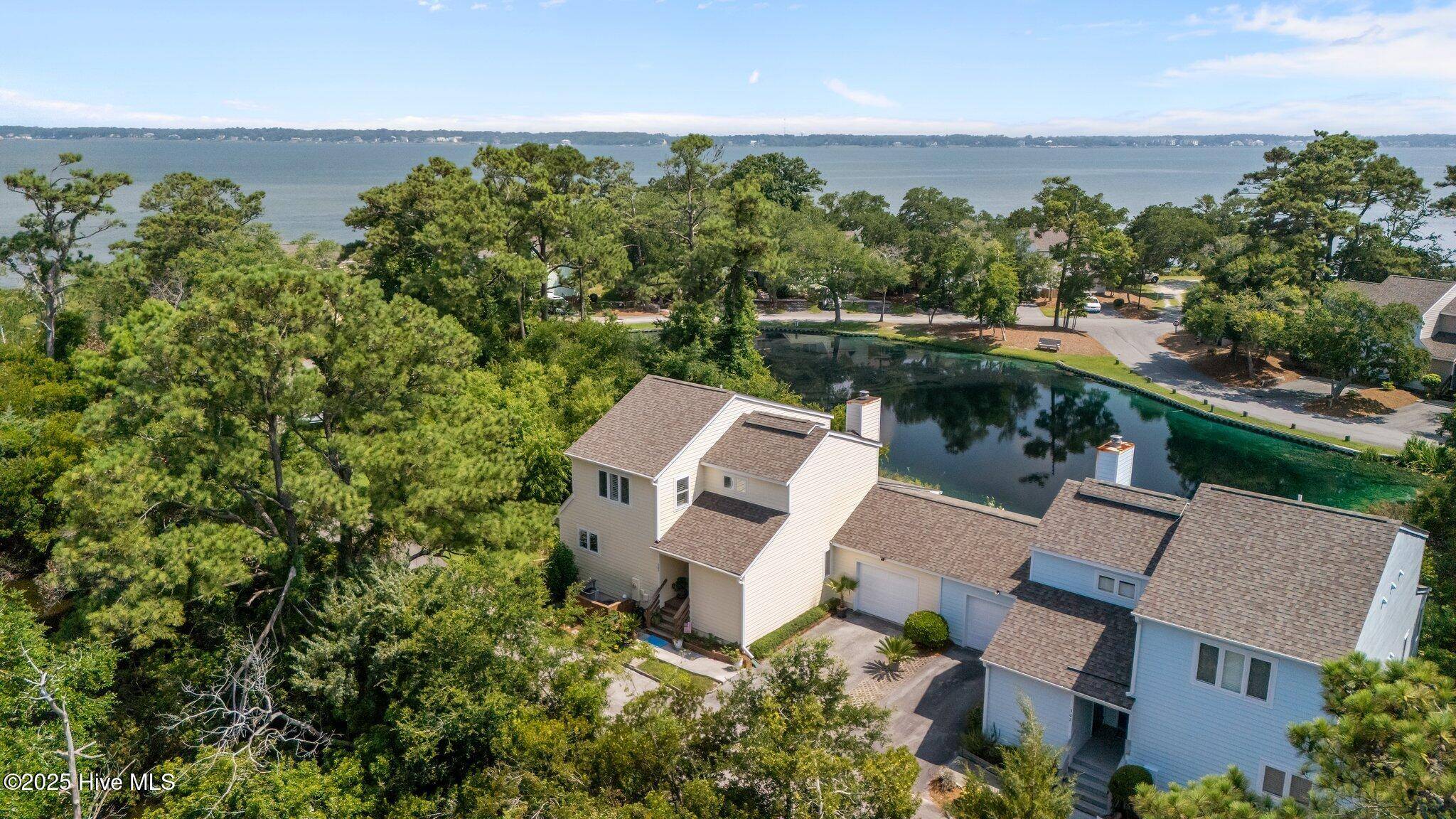 300 Mcginnis DR, Pine Knoll Shores, NC 28512