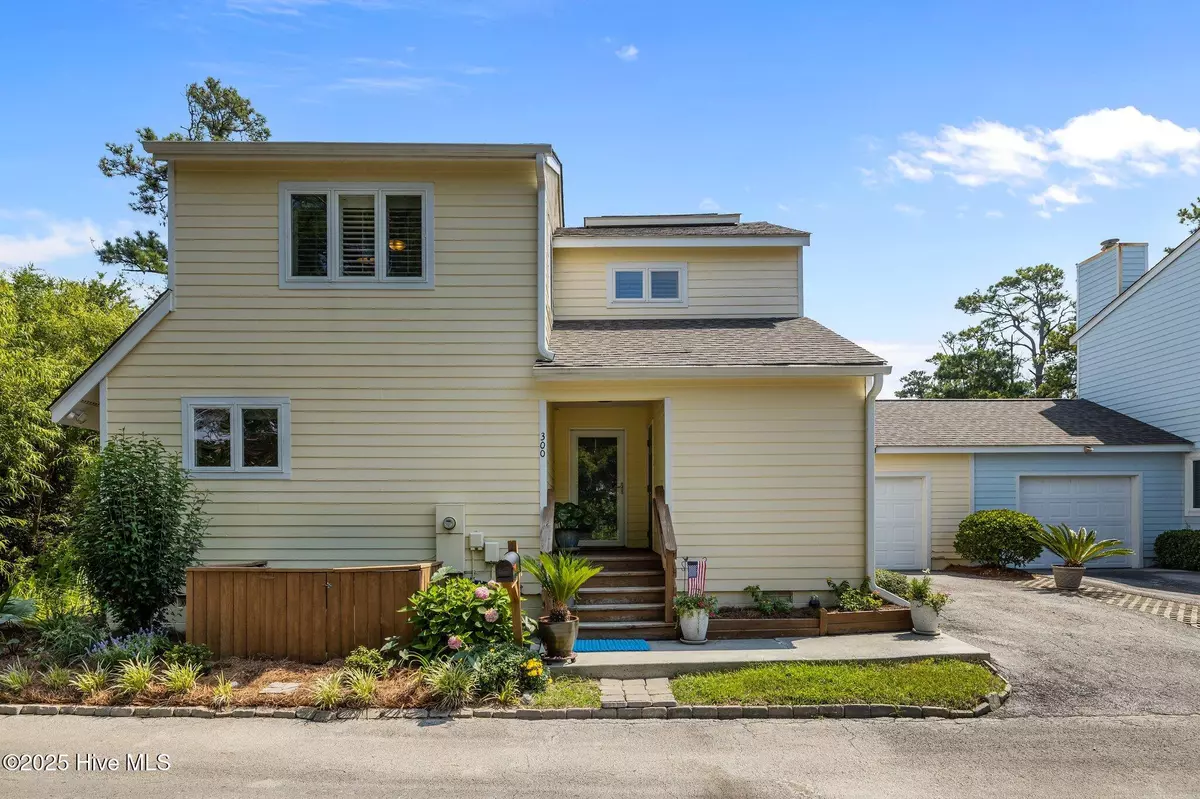 Pine Knoll Shores, NC 28512,300 Mcginnis DR