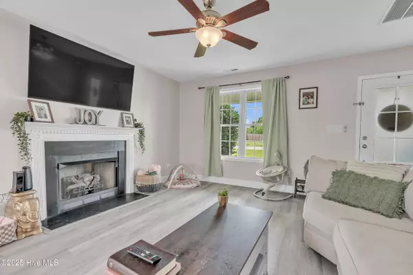 Beulaville, NC 28518,203 Mccain ST