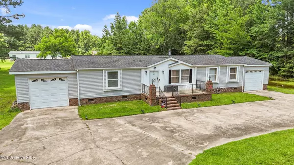 1094 Draper DR, Robersonville, NC 27871