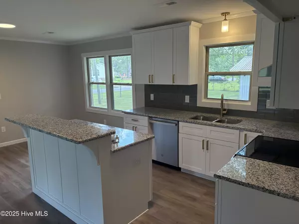 Wallace, NC 28466,620 S Orange ST