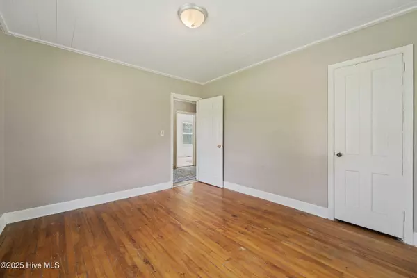 Jacksonville, NC 28540,124 W Bayshore BLVD