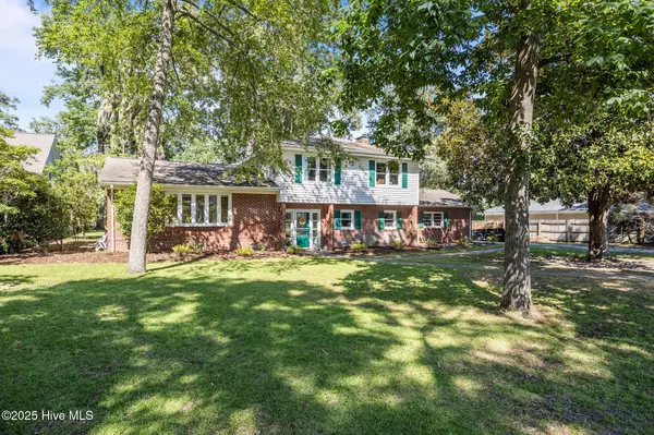 Trent Woods, NC 28562,604 W Wilson Creek DR