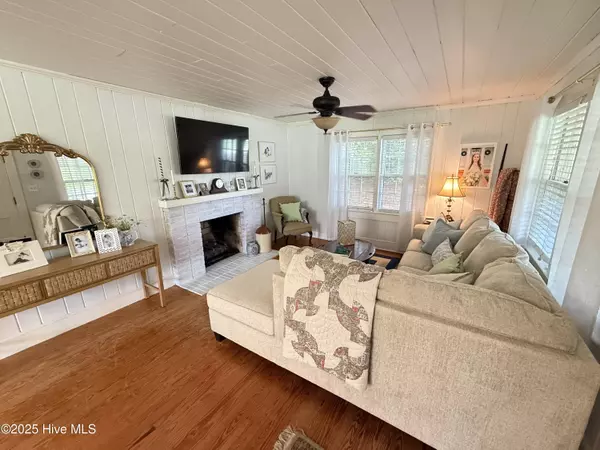 Mount Olive, NC 28365,122 E Station ST