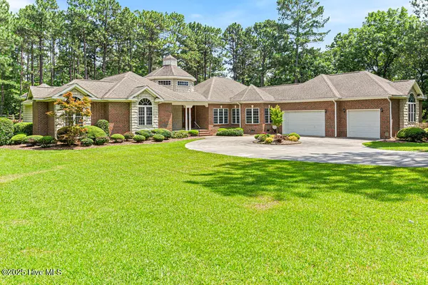 35 Magnolia AVE, Pinehurst, NC 28374