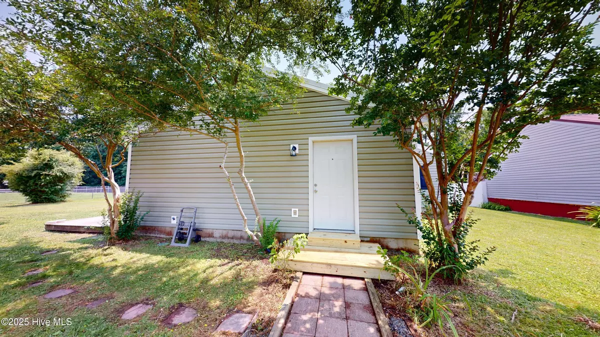Jacksonville, NC 28546,973 Ramsey RD