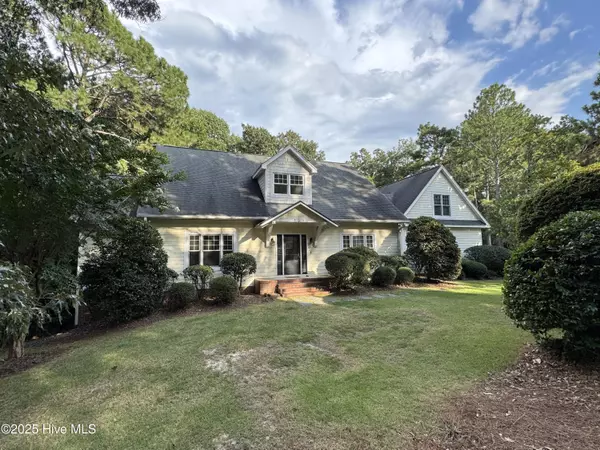 905 Sandavis RD, Southern Pines, NC 28387