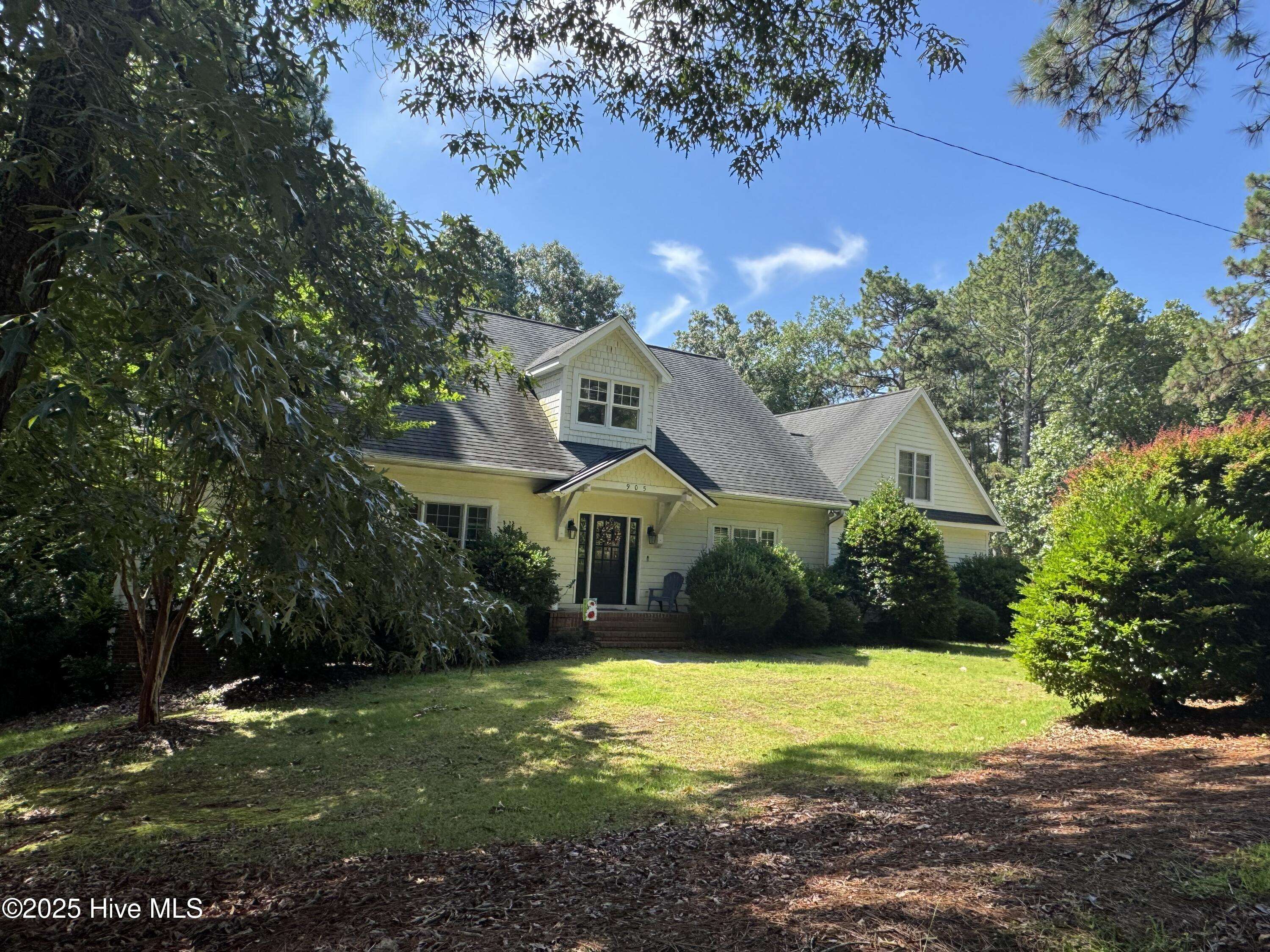905 Sandavis RD, Southern Pines, NC 28387