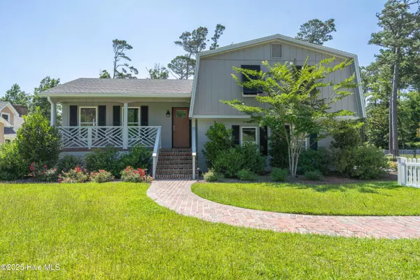 218 Larkin ST, Morehead City, NC 28557