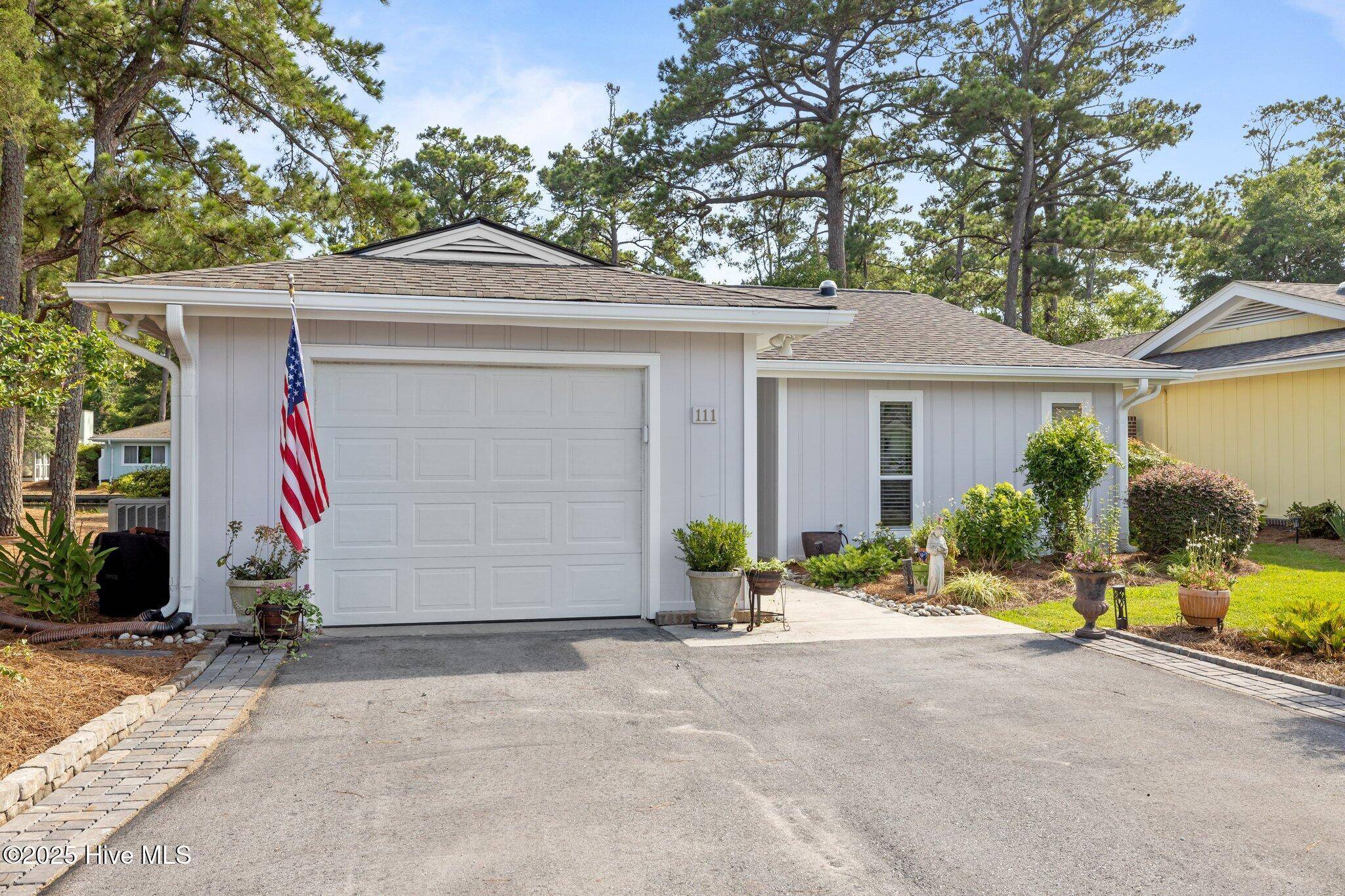 Pine Knoll Shores, NC 28512,111 Mcginnis DR