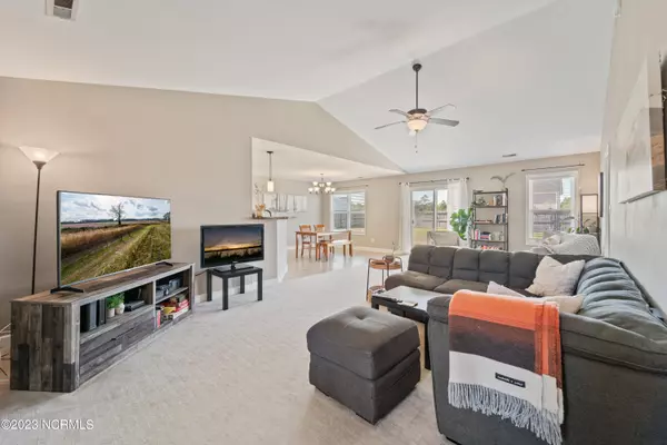 Hubert, NC 28539,202 Chestwood DR