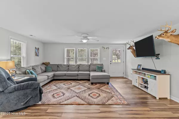 Burgaw, NC 28425,9433 Nc Highway 53 E