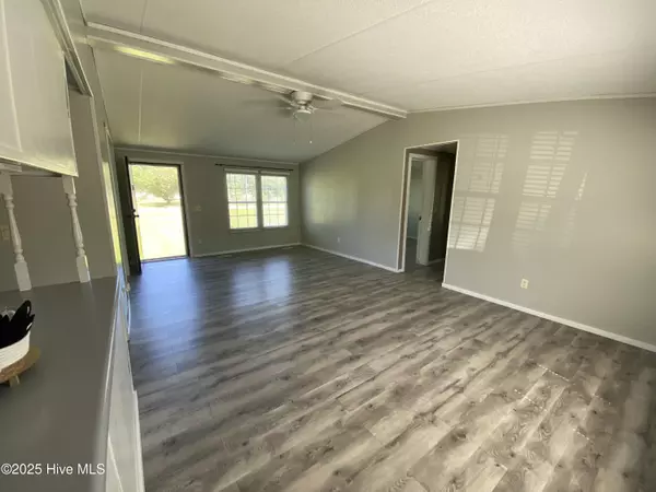 Lucama, NC 27851,7313 Boot CT