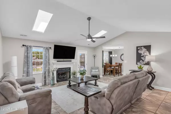 Hubert, NC 28539,312 Springcreek CT