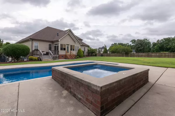 Greenville, NC 27858,404 River Birch DR