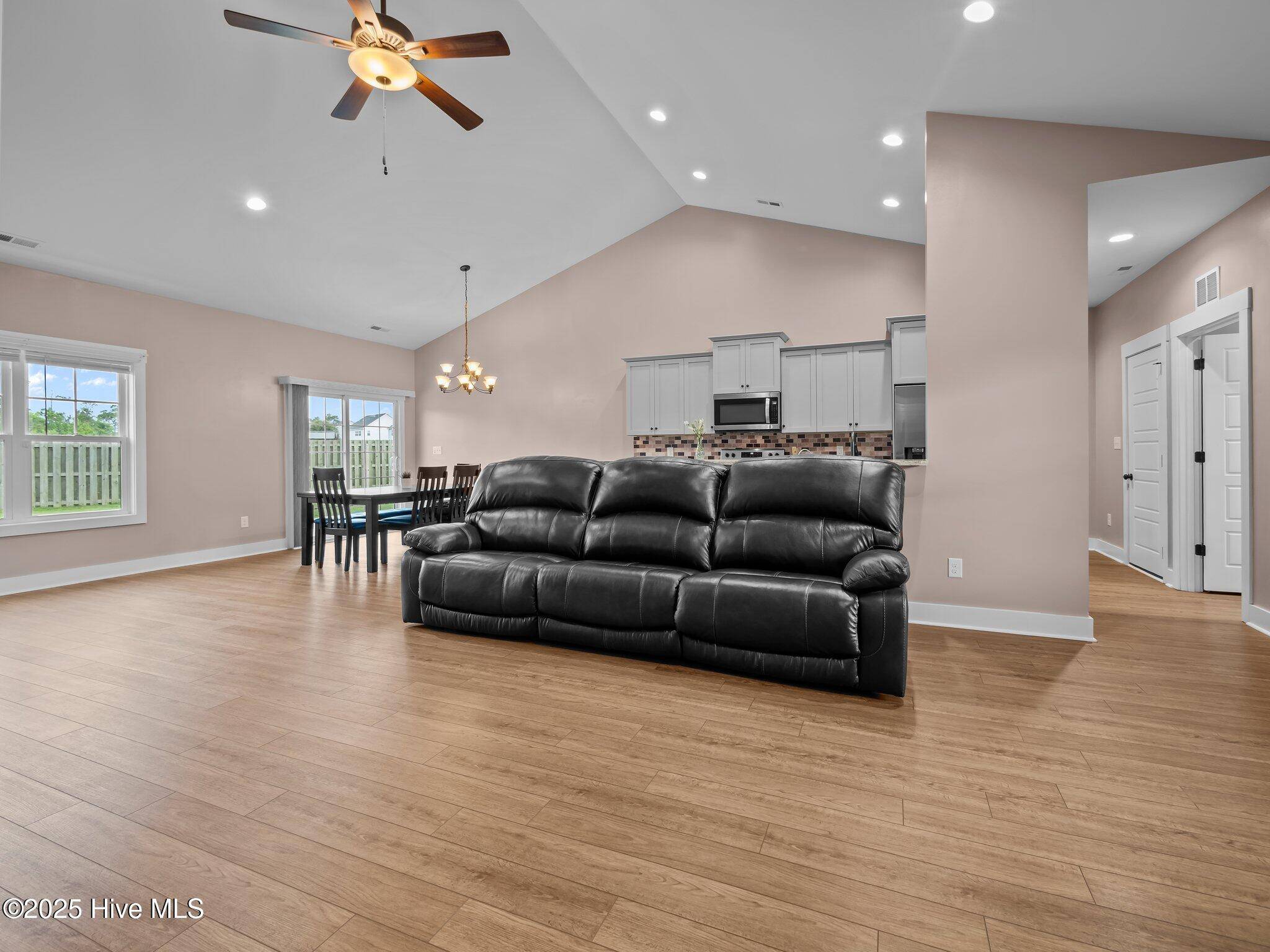Hubert, NC 28539,500 Perth CT