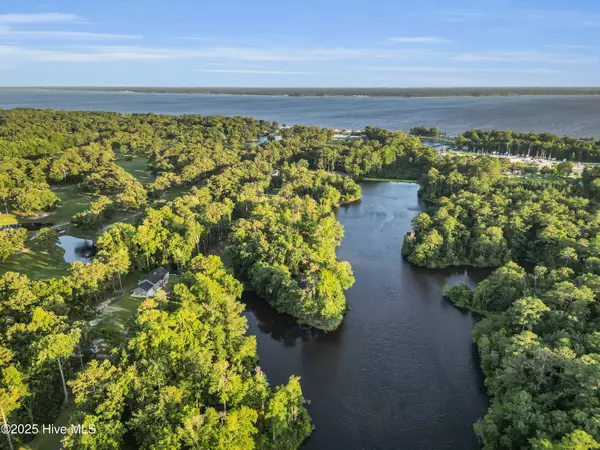 Minnesott Beach, NC 28510,401 Country Club DR W