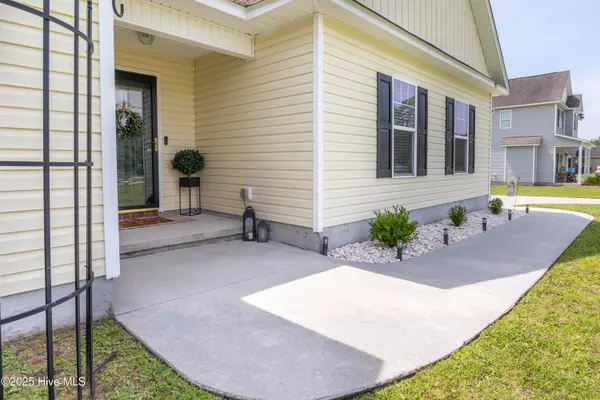 Richlands, NC 28574,213 Luther Banks RD