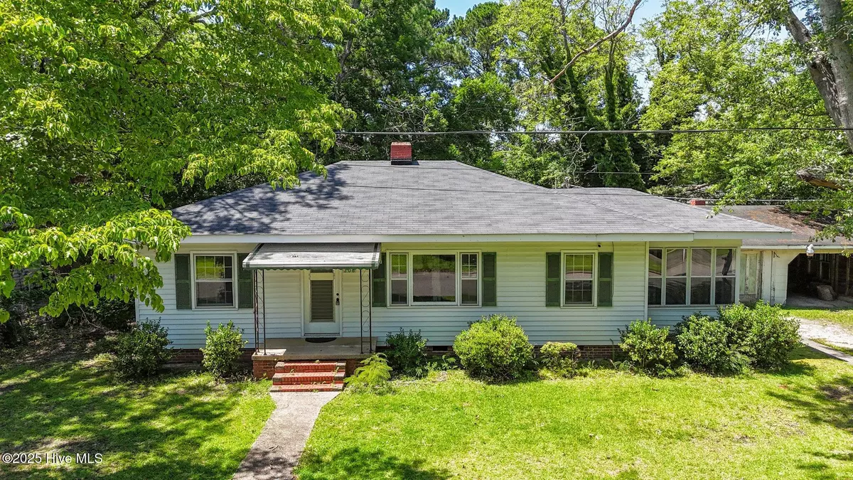 Williamston, NC 27892,306 W Simmons AVE