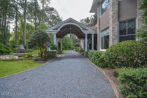Vass, NC 28394,1064 Tresses CT