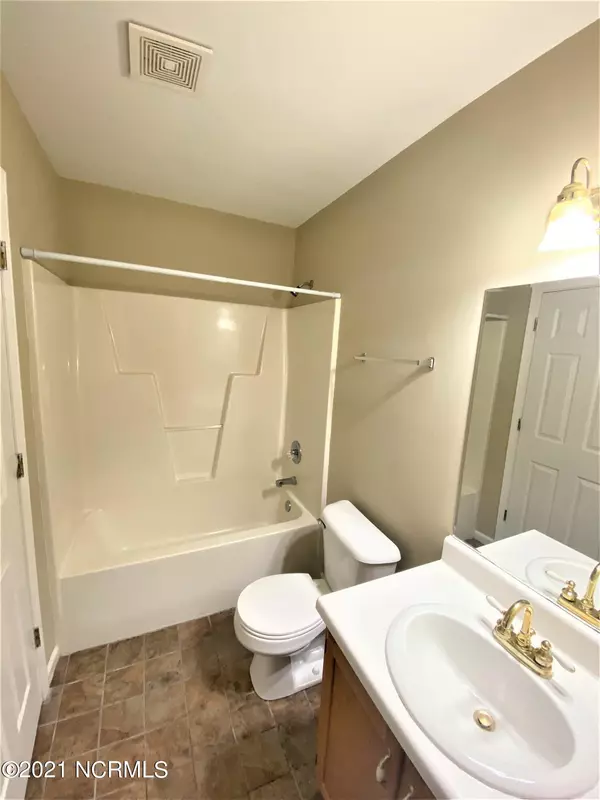 Hubert, NC 28539,201 Faison LN
