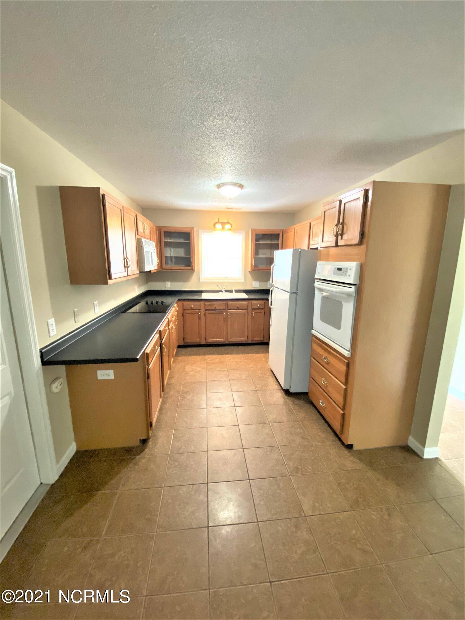 Hubert, NC 28539,201 Faison LN