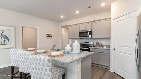 Ash, NC 28420,1206 Woodhouse DR NW