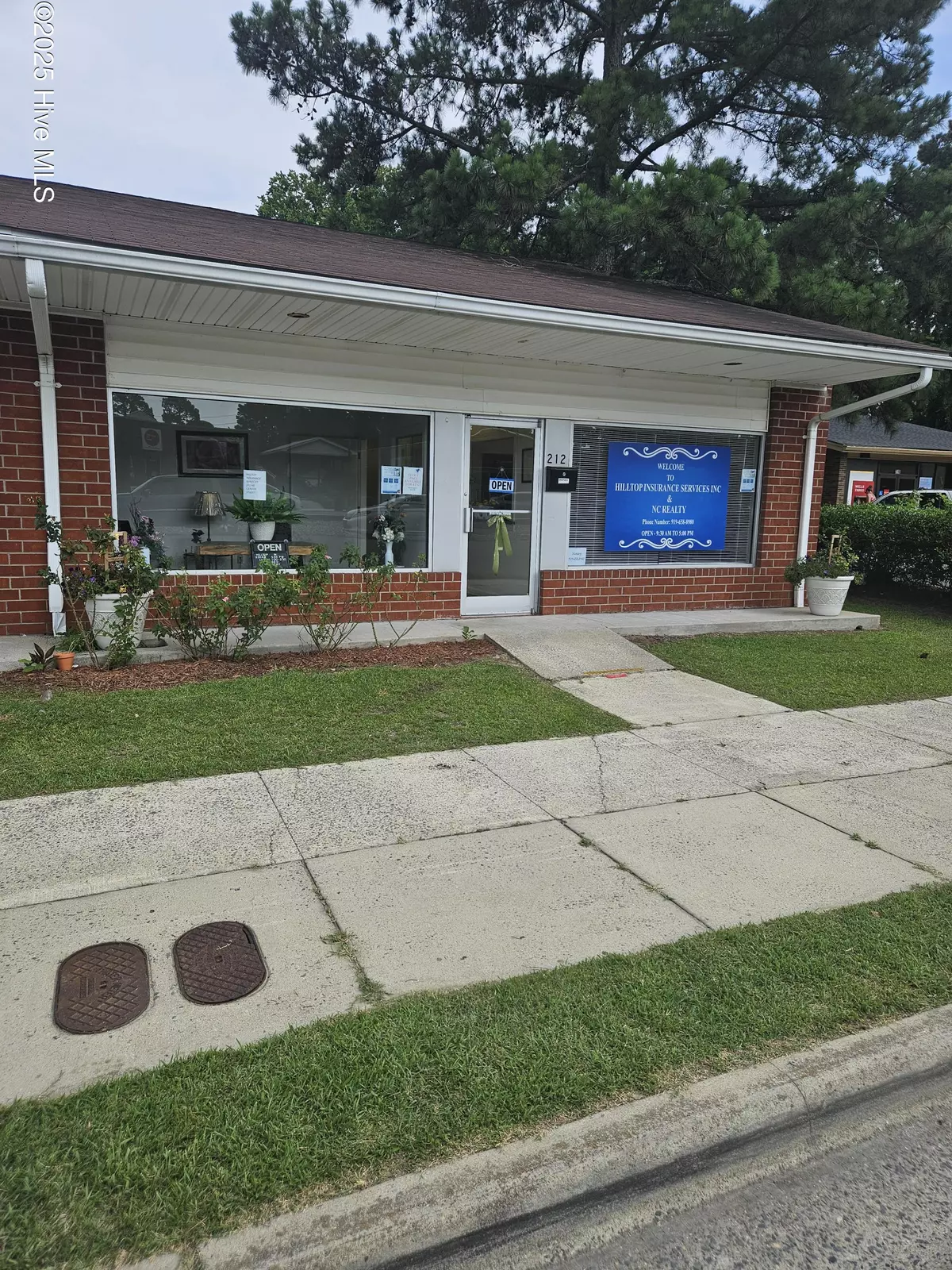 Mount Olive, NC 28365,212 N Center ST