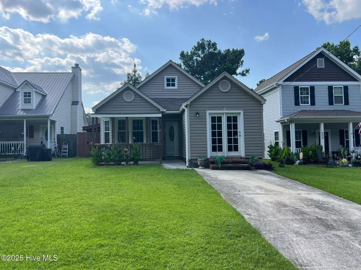 Jacksonville, NC 28546,204 Hemlock DR