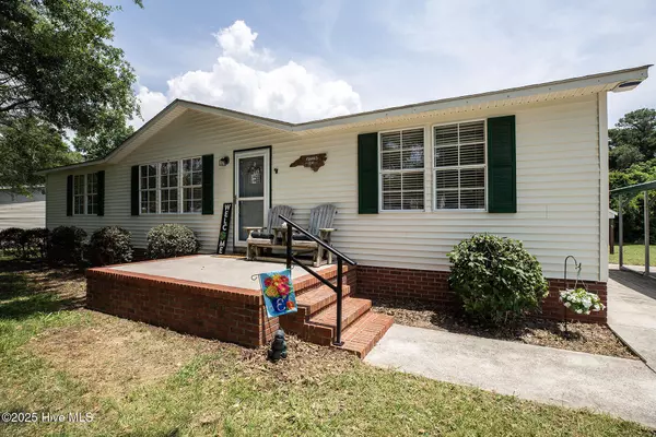 Hampstead, NC 28443,305 Moores Landing RD