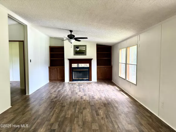 Holly Ridge, NC 28445,184 Hardison RD