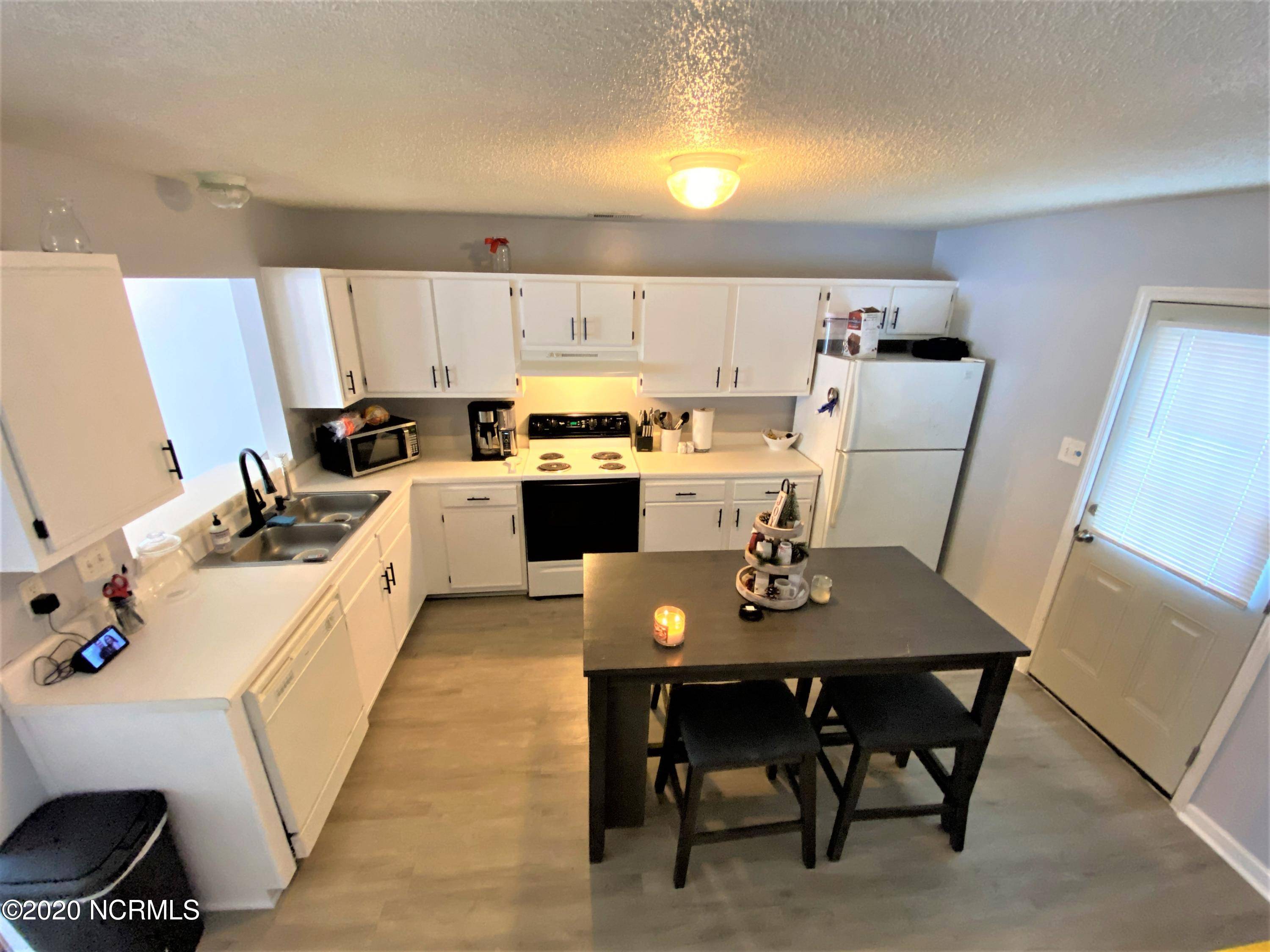 Jacksonville, NC 28546,303 Meadowbrook LN