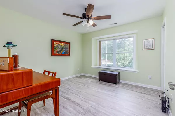 New Bern, NC 28560,7161 Windward DR