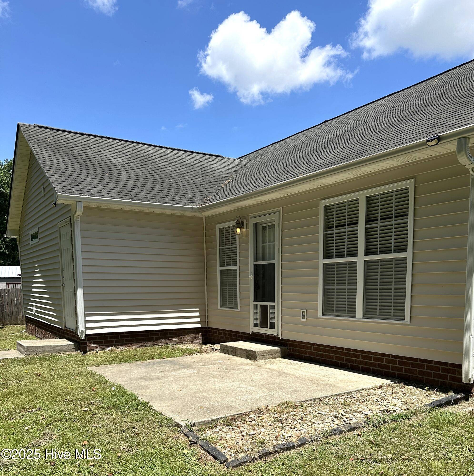 Ayden, NC 28513,3846 Countryaire DR