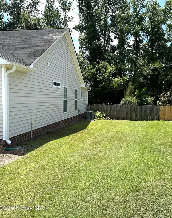 Ayden, NC 28513,3846 Countryaire DR